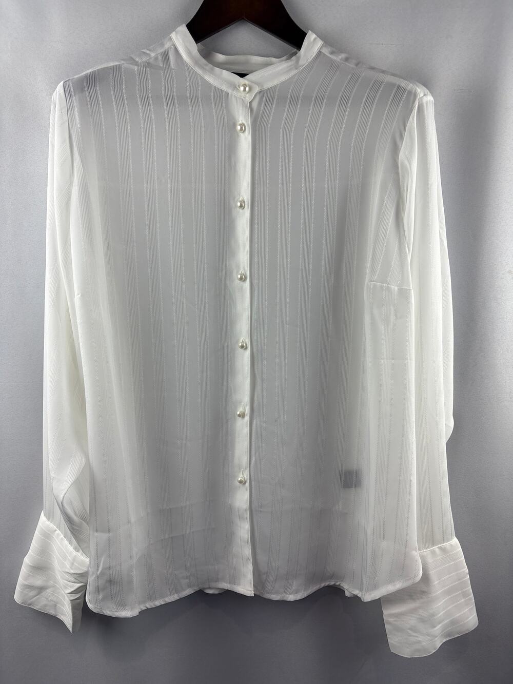 Women’s Studio Torrid Size 2 White Button Up Blouse